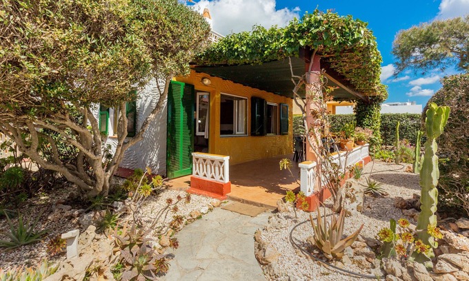 Cala'n Bosch Ski Chalet | Chalet with Garden and Sea View - Villa Buena Ventura