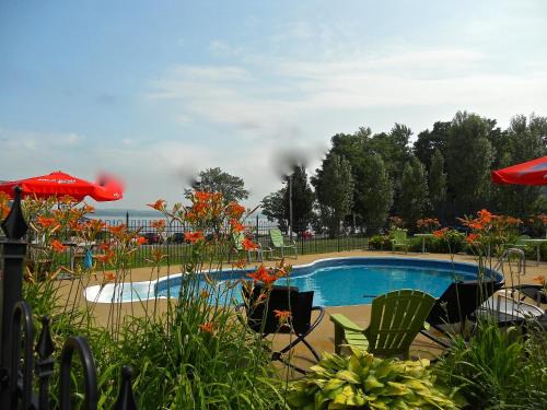 Saint-Jean-de-l'lle-d'Orleans Ski Chalet | Chalets Plage St-Jean 2