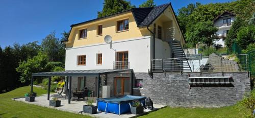 Petrov House | Chalupa Daisy Posázaví - rekreační ubytování blízko Prahy