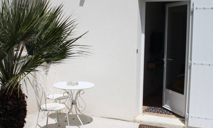 Port District Bed & Breakfast | Chambre D'hôtes Calme et Confortable