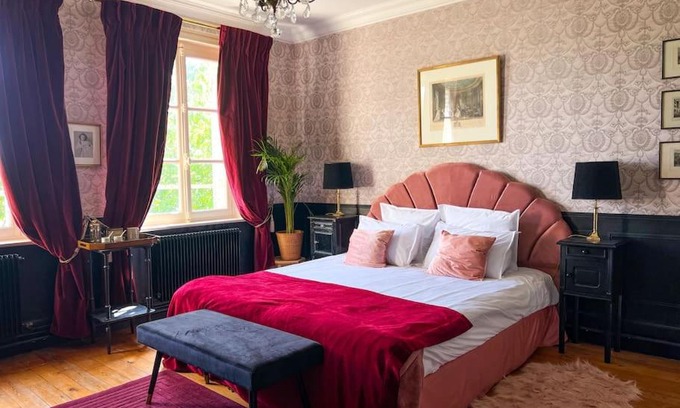 Quesnoy-le-Montant Bed & Breakfast | Chambre d'hôtes Sarah - Château Le Bas Bleu