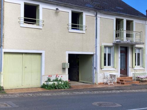 Lurcy-le-Bourg House | Chambre d'hote les frérots