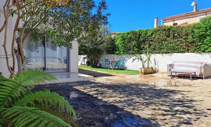 Saint-Cyr-sur-Mer Apartment | Chambre Indépendante + Salle D'eau à 1,5 km de la Plage des Lecques