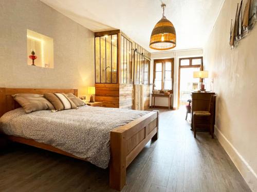 Saint-Jorioz Bed & Breakfast | Chambres d'hôtes avec entrée privative au calme dans maison de village au-villard