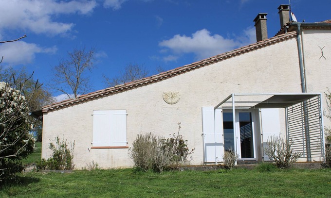 Lectoure Bed & Breakfast | Chambres D'hôtes Avec Coin Repas, au Milieu des Champs