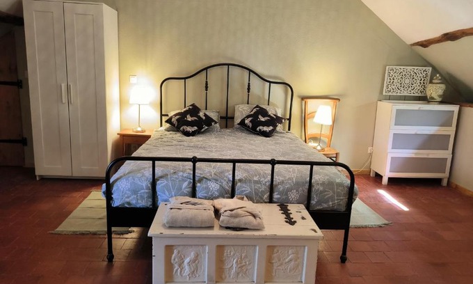 Larochemillay Bed & Breakfast | Chambres d'Hôtes Montjouan