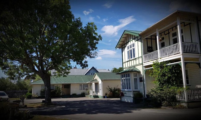 Solway Hotel | Chanel Court Motel