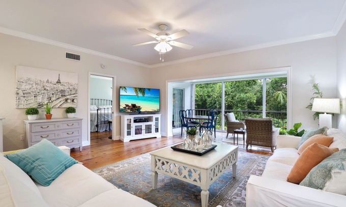 Pelican Bay House | Chanteclair Maisonet in Pelican Bay