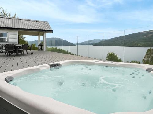 Loch Tay House | Chapelburn
