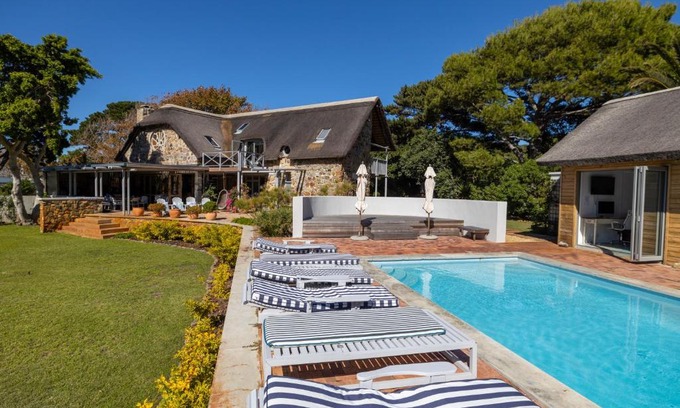 Noordhoek House | Chapmans Peak Lodge Noordhoek Cape Town.