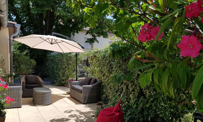 Saint-Didier-sous-Aubenas Cottage | Charming house of full foot in garden