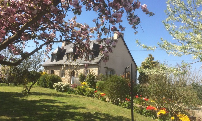 Landehen House | Character family home in the countryside 10 pers. 20 minutes from the coast