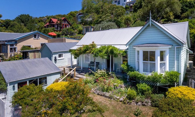 Stepneyville Villa | Character Home on Historic Nelson Street