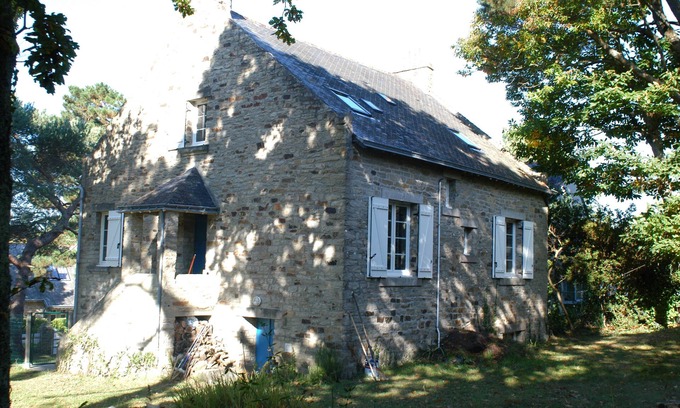 Kerfany-les-Pins House | Character house 150 m from the beach and 50 m from the BELON river.