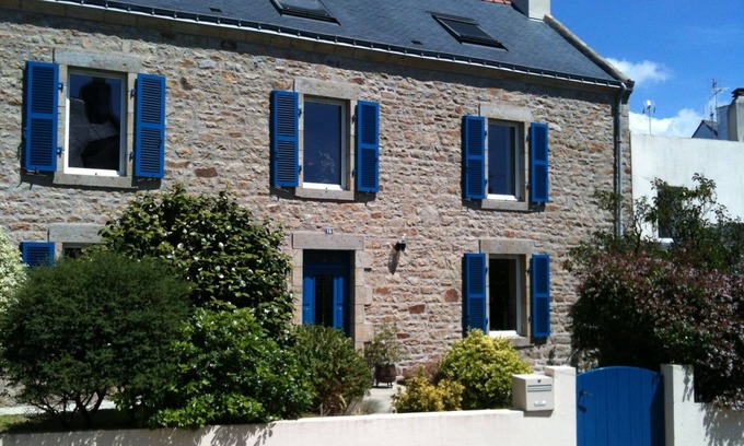 Etel House | Character village center house for summer rental