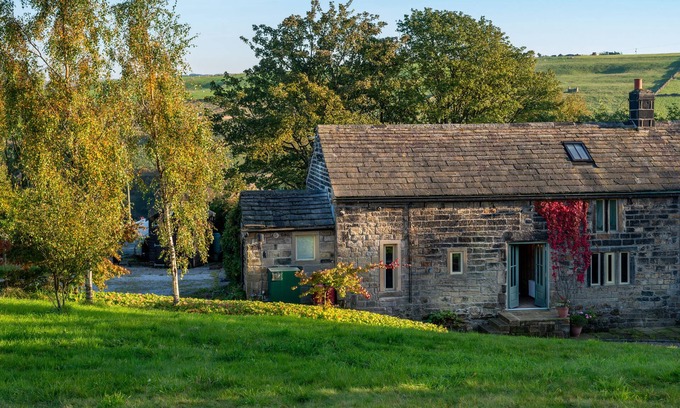 Hebden Bridge House | Characterful property with 5 acres of land in the hills above Hebden Bridge