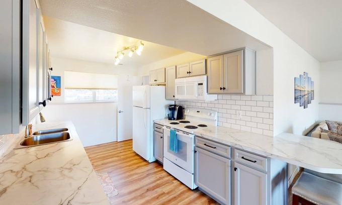 Chelan Apartment | Chardonnay Getaway STR# 000810