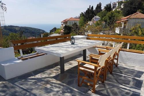 Alonissos House | Chariklia Traditional House