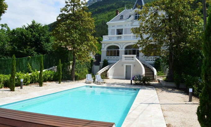 Lapradelle House | Charismatic 'Petit Chateau' in the heart of Cathar country.