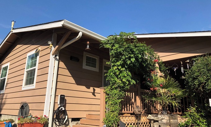 Jacksonville House | Charleen's Cottage~Couple Perfect!Great Location! A Gem!