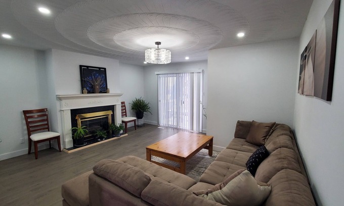 Bradford House | Charming Family Friendly 3-bedroom in Central Bradford