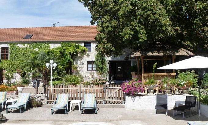 Tavers Bed & Breakfast | Charm in the Heart of Loire Valley with Wifi