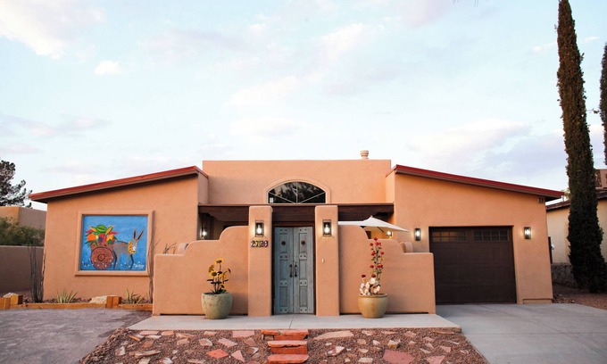 Mesilla House | Charm of Mesilla - New Cozy exquisitely furnished home.