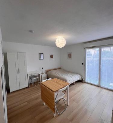 Bourg-Saint-Andeol Apartment | Charmant appartement rénové