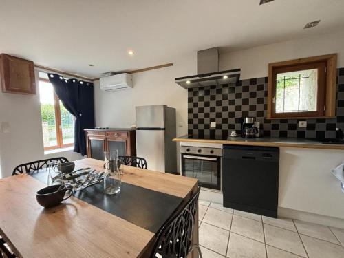 Brout-Vernet House | Charmant gîte cocooning avec jardin, proche commerces et activités nature, à 15 min de Vichy - FR-1-489-521