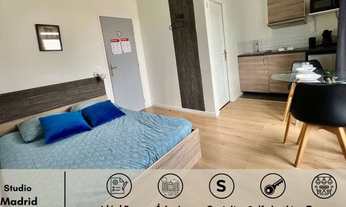 Chatellerault Apartment | Charmant studio terrasse en centre-ville