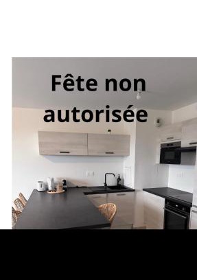Maurepas Apartment | Charmant T2 avec parking privé