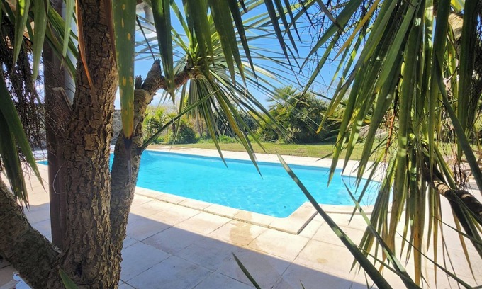 Plerin House | Charmante Longere Avec Piscine Chauffee Dans un Havre de Paix Proche des Plages