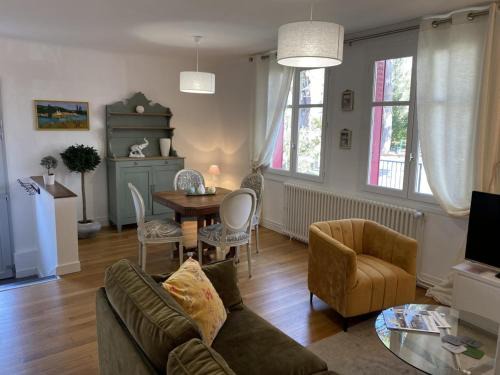 Yzeure House | Charmante maison avec jardin en face du parc, proche commerces et attractions touristiques - FR-1-489-333
