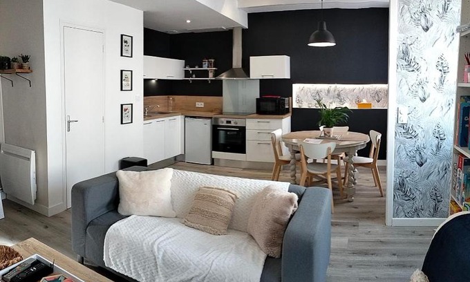 Petit Bourg House | Charmante maison de Ville , 4 personnes , LES HERBIERS