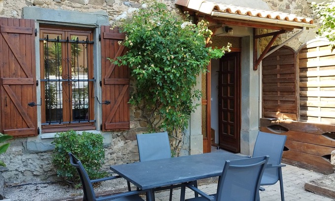 Argeliers House | Charmante Maison en Pierres Dans Village, 200m du Canal du Midi. 30 mn Plages