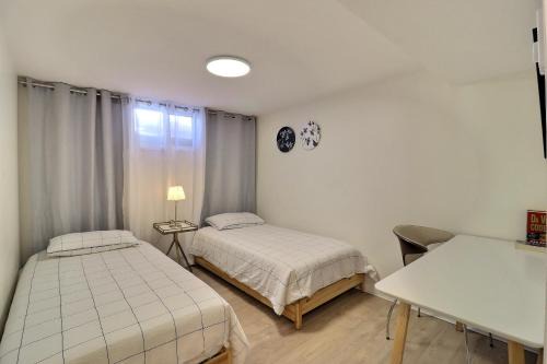 Saint-Bruno-de-Montarville Apartment | Charming Twin Room & Parking