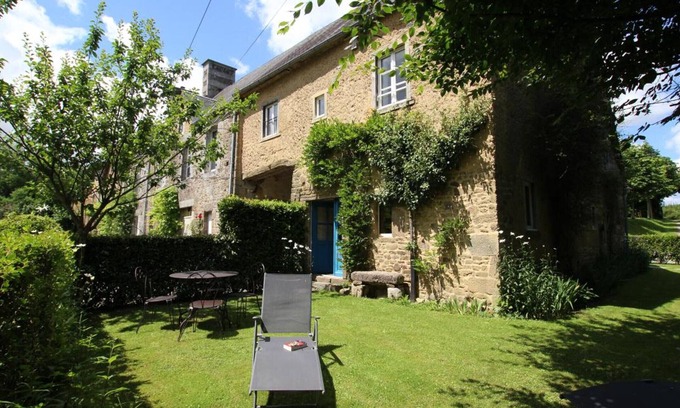 Saint-Martin-de-Cenilly Cottage | Charming Countryside Home with Eco-Friendly Heating, Baby-Sitting, Stone Carving Workshops & More