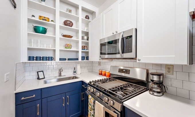 Cheesman Park Apartment | Charming 1/1. One block from Cheesman Park!