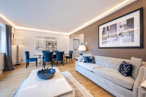 Knightsbridge Apartment | Charming 1 Bd Knightsbridge Apartment Overlooking Harrods