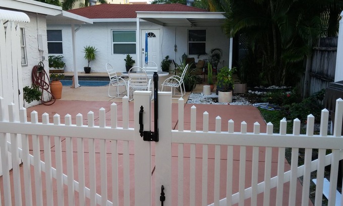 Southwest Cottage | Charming 1-bedroom cottage in marvelous West Palm Beach