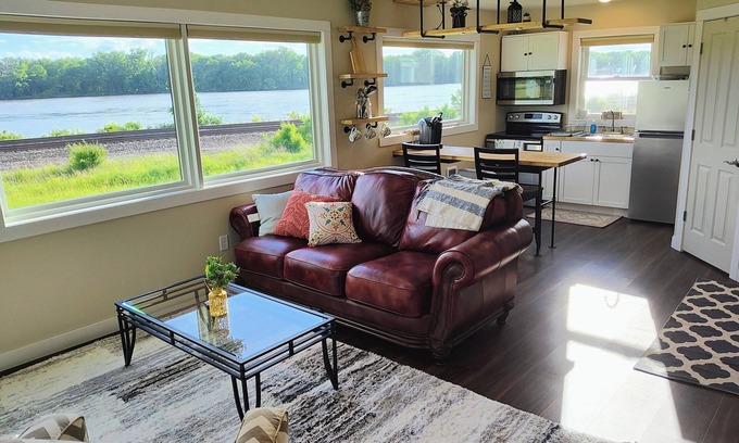 Fountain City Apartment | Charming 1-bedroom condo with Mississippi River views in wonderful Fountain City