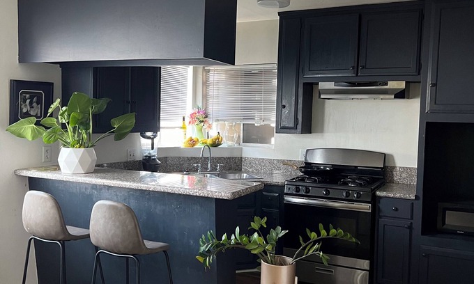 Inglewood Apartment | Charming 1-bedroom 1 bath apartment with balcony