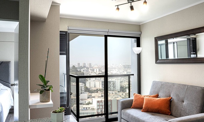Surquillo Apartment | Charming 1-bedroom apartment in brilliant San Isidro with WiFi, fitness room