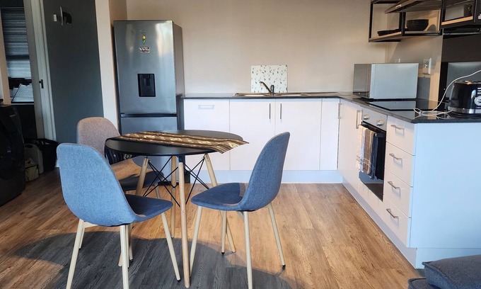 Koelenhof House | Charming 1-bedroom apartment in superb Cape Town with WiFi
