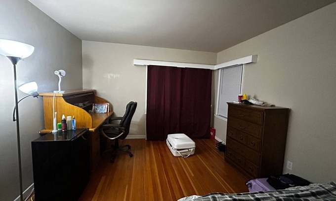Central Okanagan Apartment | Charming 1-bedroom apartment in fabulous Kelowna with WiFi