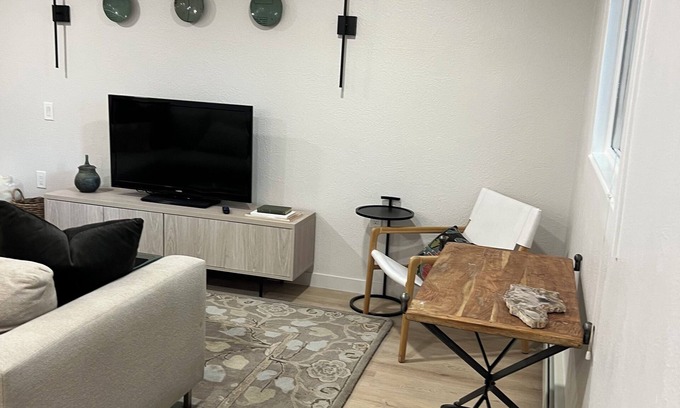 Applewood West Apartment | Charming 1-bedroom apartment in Golden with WiFi