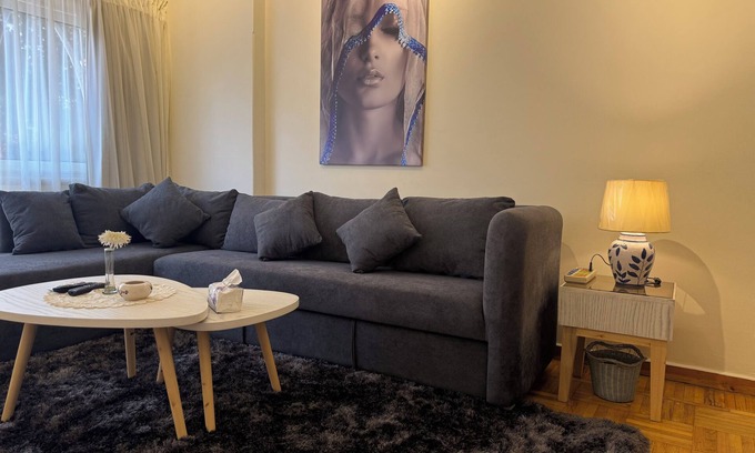 Cairo Apartment | Charming 1-bedroom apartment with WiFi and AC in delightful Zamalek, Cairo