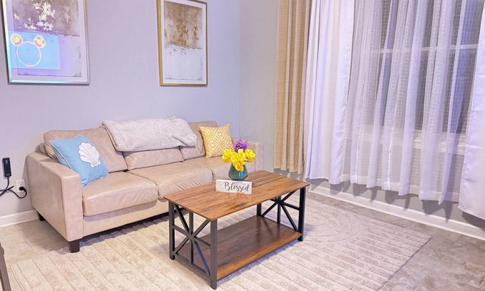 Utica Apartment | Charming 1-bedroom apartment in terrific Utica with AC, WiFi