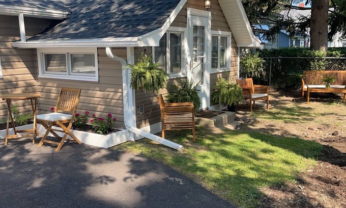 West Irondequoit House | Charming 1-bedroom bungalow in Irondequoit with Water Views and Access!