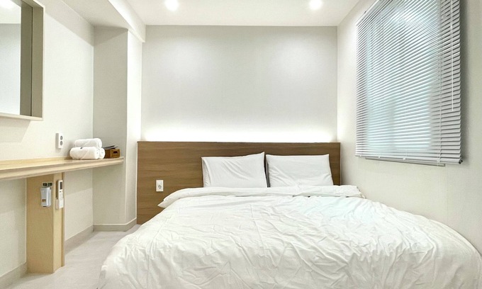 Jungang-dong House | Charming 1-bedroom building in brilliant Busan with WiFinand there r a large bed
